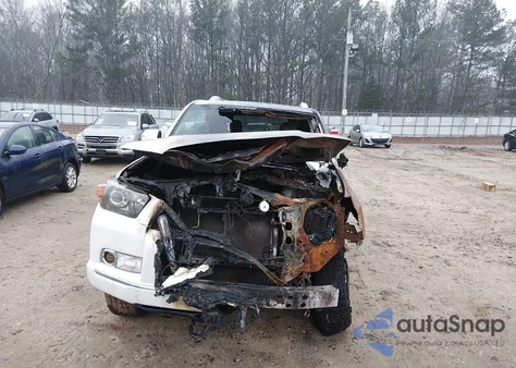 2011 Toyota 4Runner Sr5 V6 z USA, uszkodzony, nr VIN JTEBU5JR2B5055171